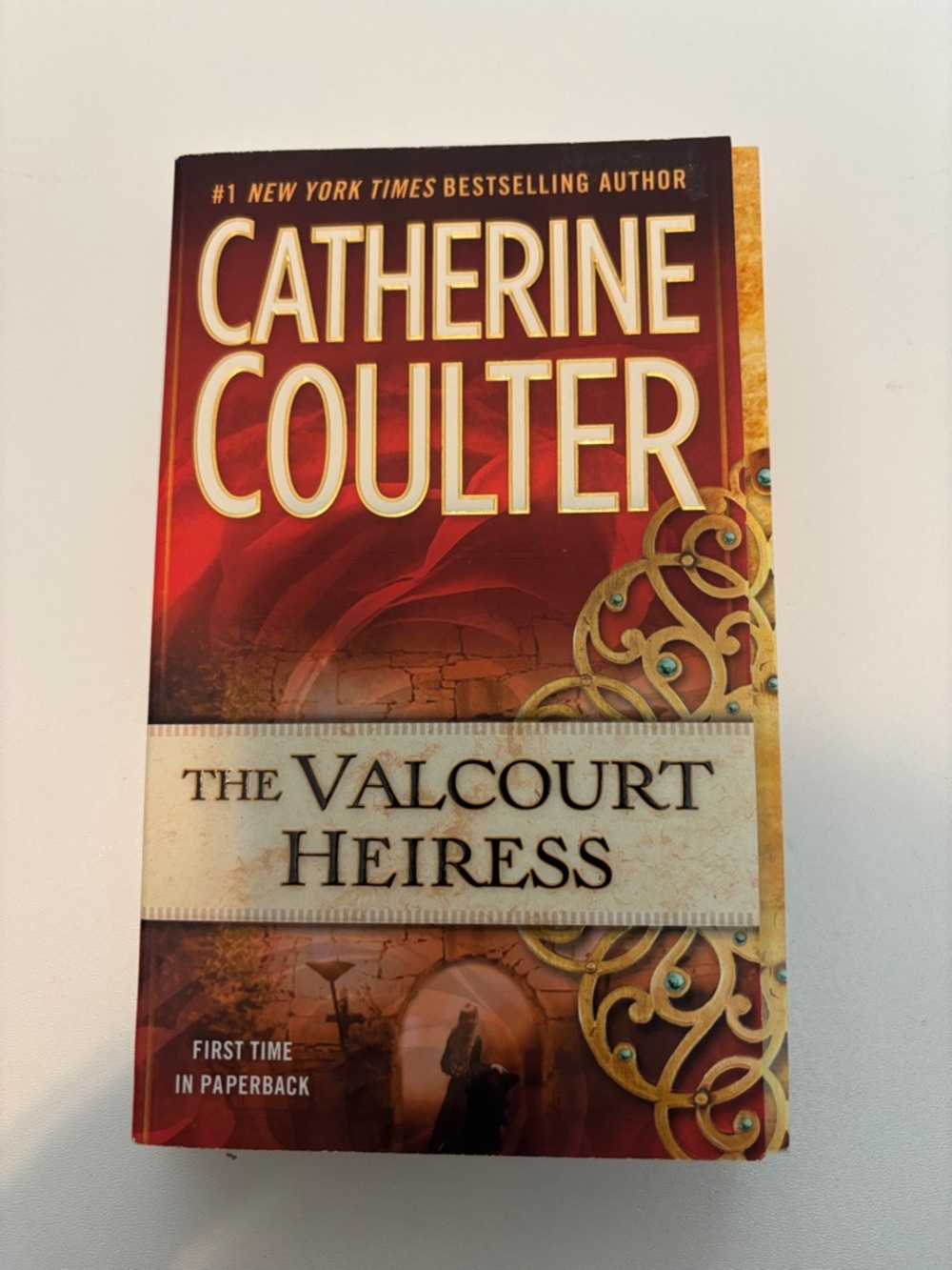 The Valcourt Heiress by Catherine Coulter  Paperback book